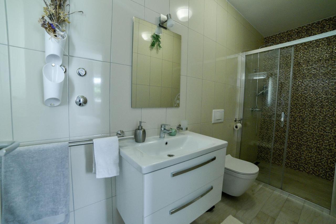 Holiday Home Mb Razanj Ngoại thất bức ảnh